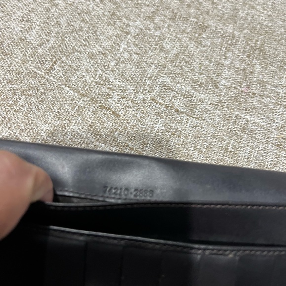Authentic Gucci Wallet - Picture 8 of 14